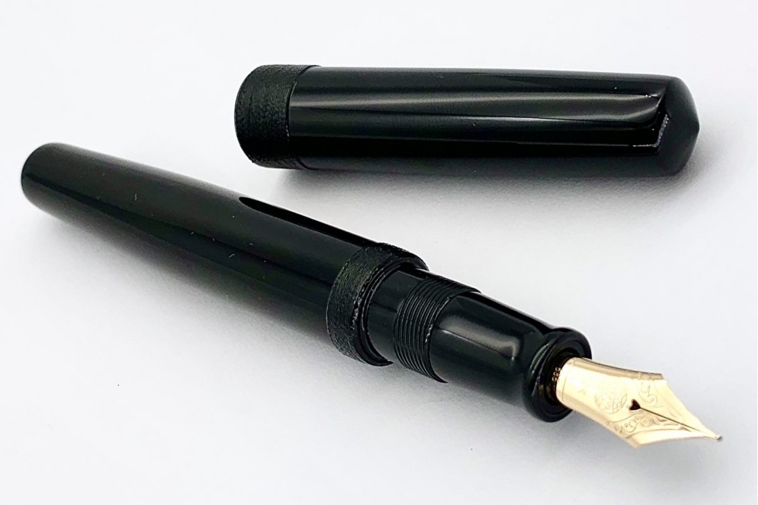 Nakaya Piccolo Long Cigar Kuro-Roiro String-Rolled Model Fountain Pen