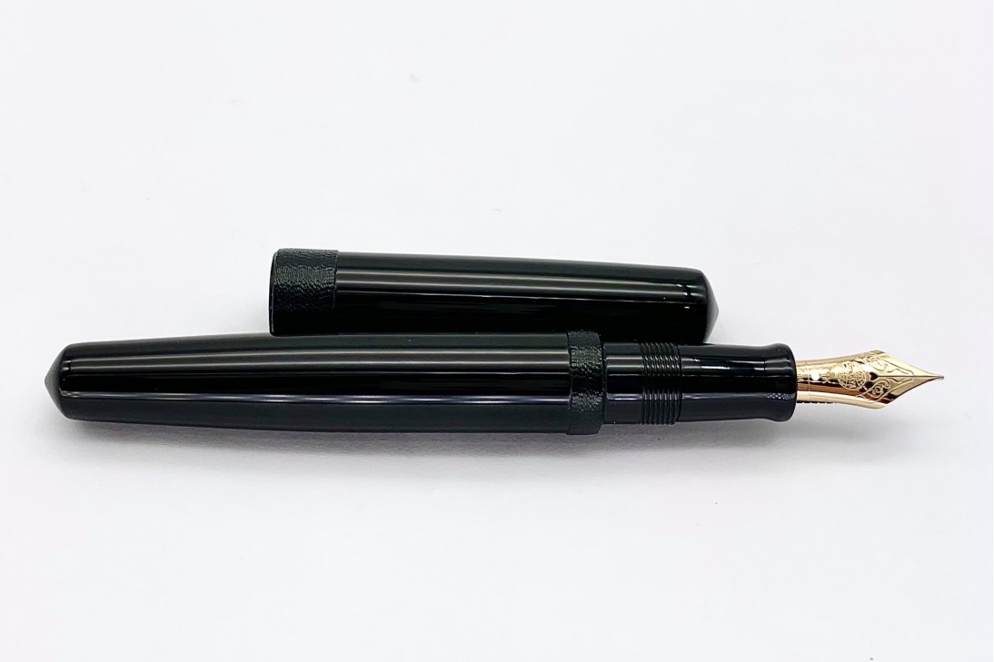 Nakaya Piccolo Long Cigar Kuro-Roiro String-Rolled Model Fountain Pen