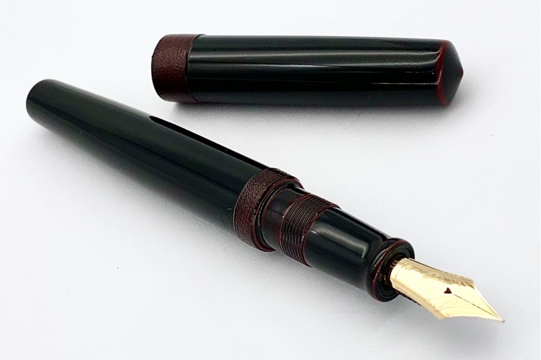 Nakaya Piccolo Long Cigar Kuro-Tamenuri String-Rolled Model Fountain Pen