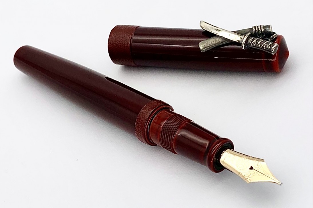 Nakaya Piccolo Long Writer Aka-Tamenuri String-Rolled Model Fountain Pen with Sword Stopper