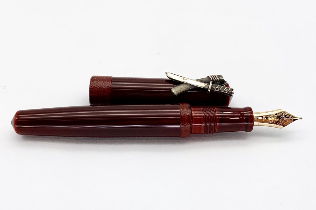 Nakaya Piccolo Long Writer Aka-Tamenuri String-Rolled Model Fountain Pen with Sword Stopper