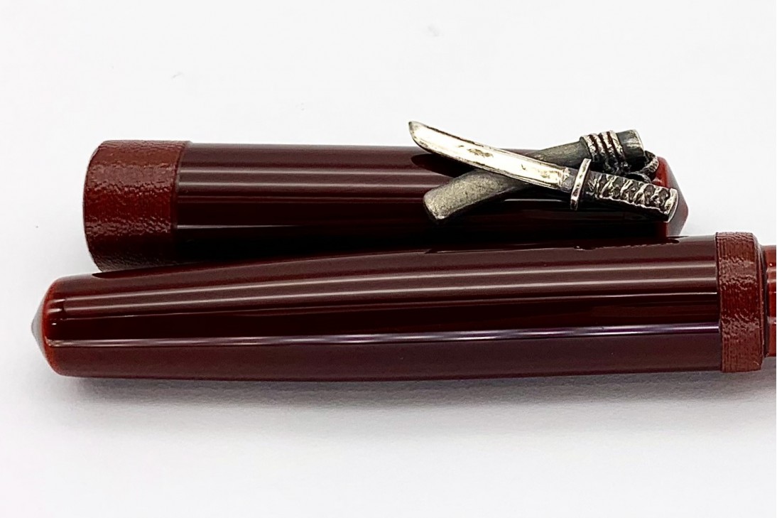 Nakaya Piccolo Long Writer Aka-Tamenuri String-Rolled Model Fountain Pen with Sword Stopper