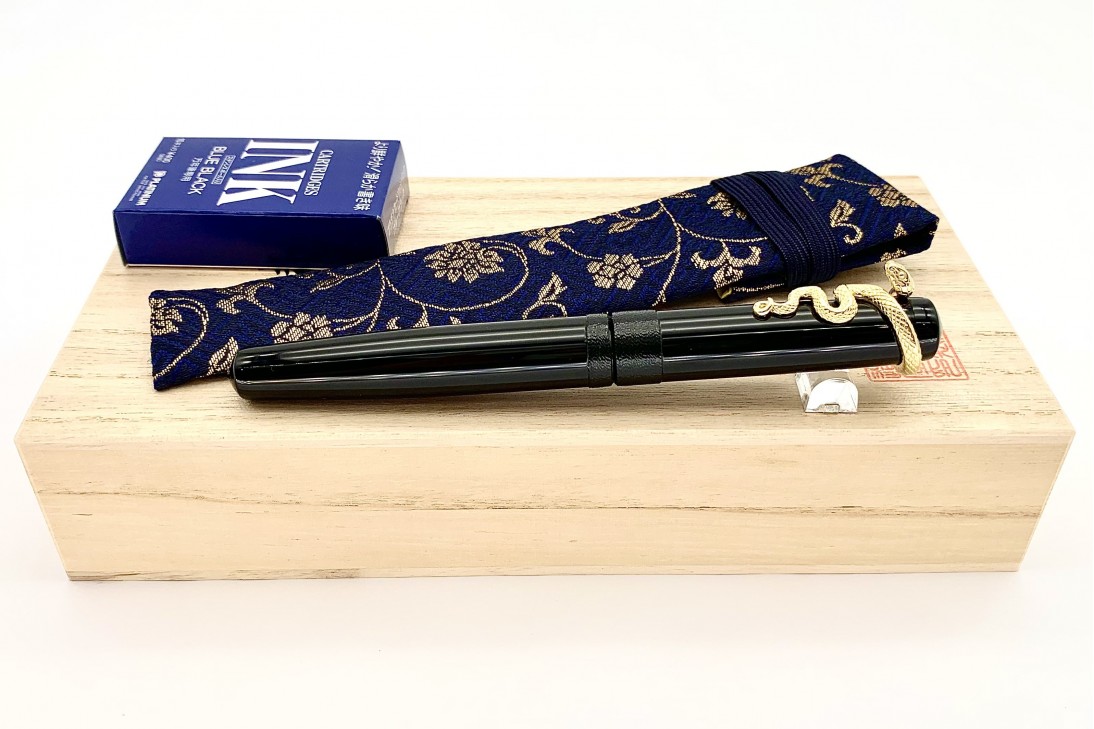 Nakaya Piccolo Long Writer Kuro-Roiro String-Rolled Model Fountain Pen with Snake Stopper