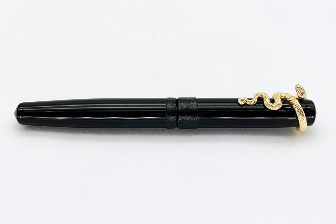 Nakaya Piccolo Long Writer Kuro-Roiro String-Rolled Model Fountain Pen with Snake Stopper