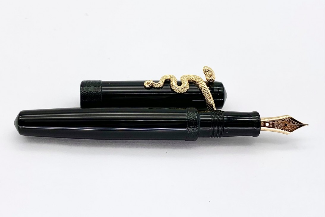Nakaya Piccolo Long Writer Kuro-Roiro String-Rolled Model Fountain Pen with Snake Stopper