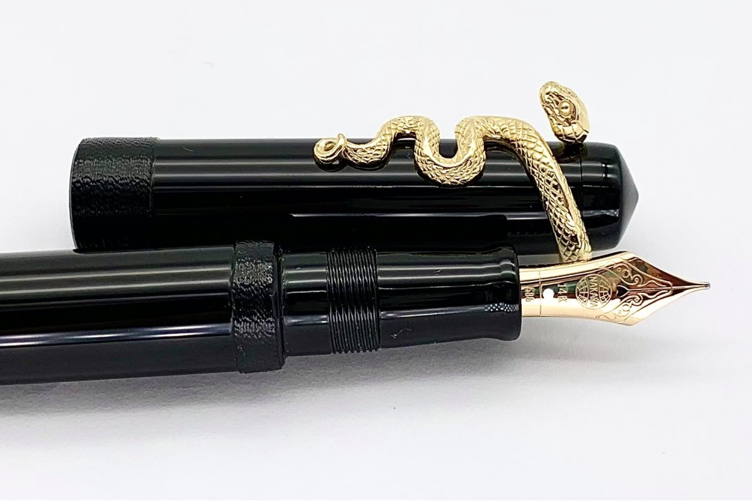 Nakaya Piccolo Long Writer Kuro-Roiro String-Rolled Model Fountain Pen with Snake Stopper