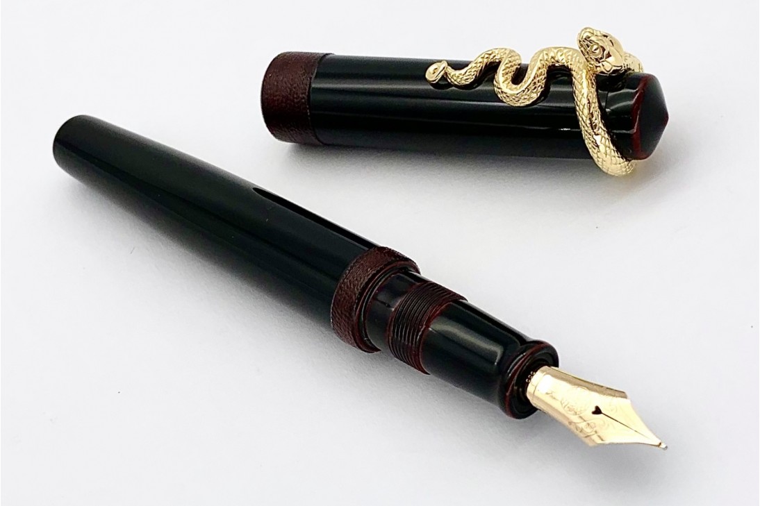 Nakaya Piccolo Long Writer Kuro-Tamenuri String-Rolled Model Fountain Pen with Snake Stopper