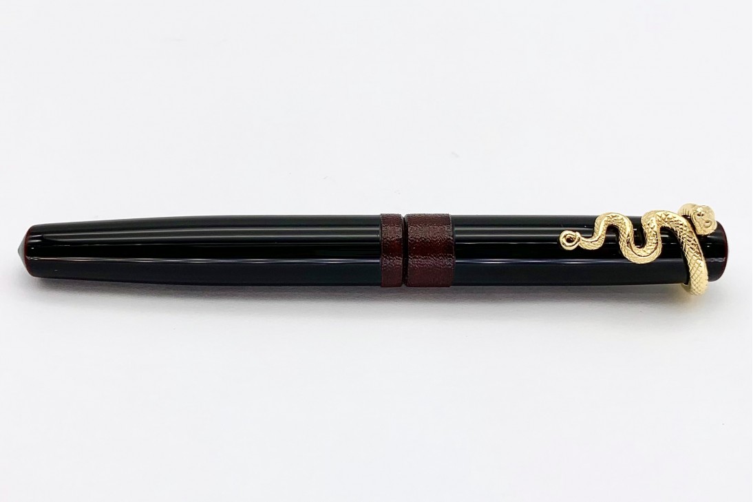 Nakaya Piccolo Long Writer Kuro-Tamenuri String-Rolled Model Fountain Pen with Snake Stopper