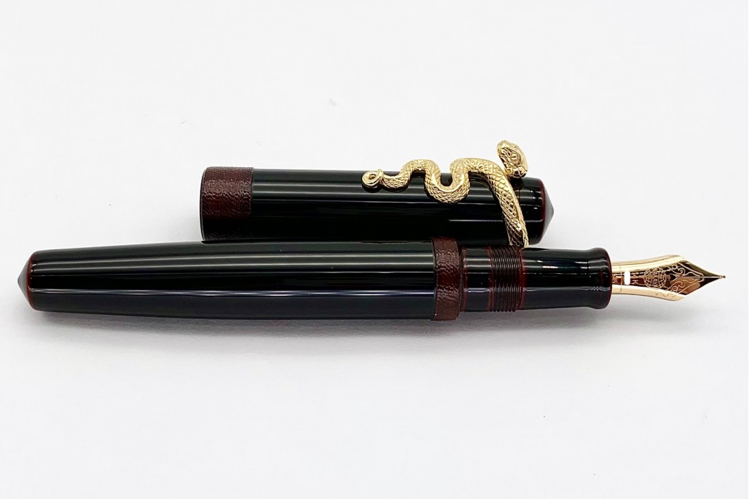 Nakaya Piccolo Long Writer Kuro-Tamenuri String-Rolled Model Fountain Pen with Snake Stopper