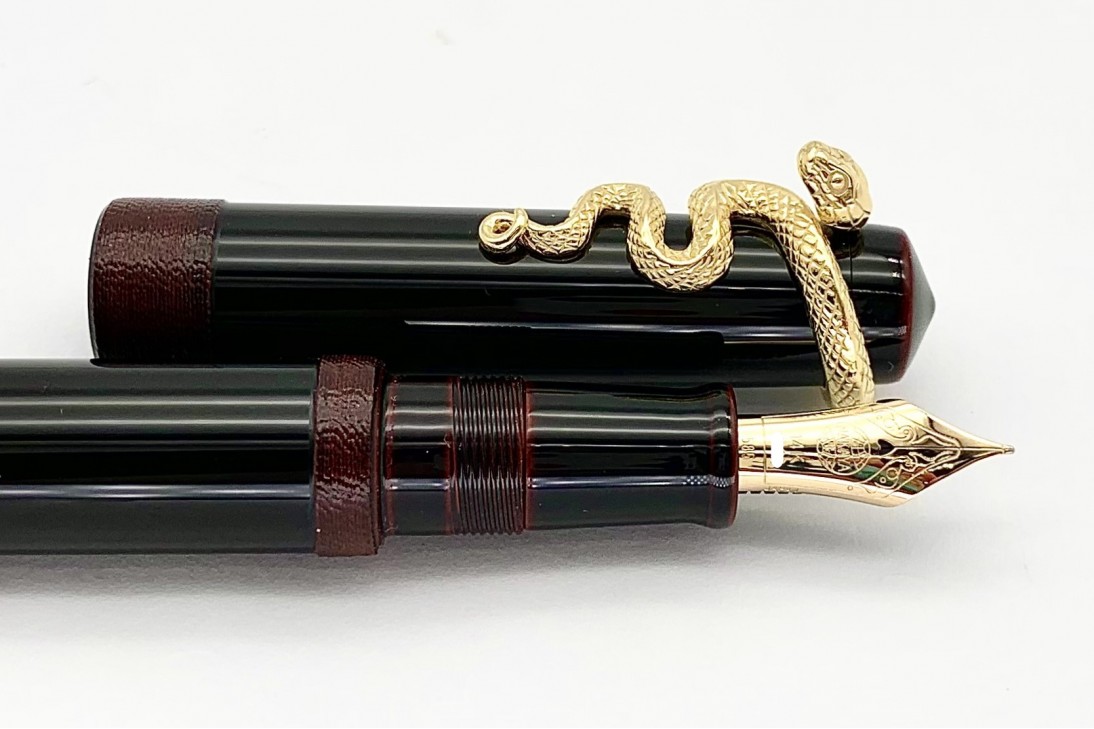 Nakaya Piccolo Long Writer Kuro-Tamenuri String-Rolled Model Fountain Pen with Snake Stopper