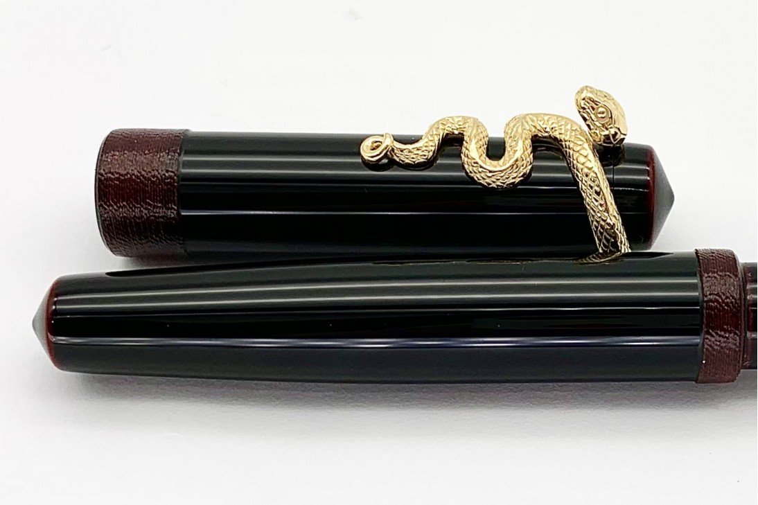 Nakaya Piccolo Long Writer Kuro-Tamenuri String-Rolled Model Fountain Pen with Snake Stopper