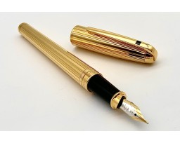 S.T. Dupont 480203M Olympio Gold Godrons Fountain Pen