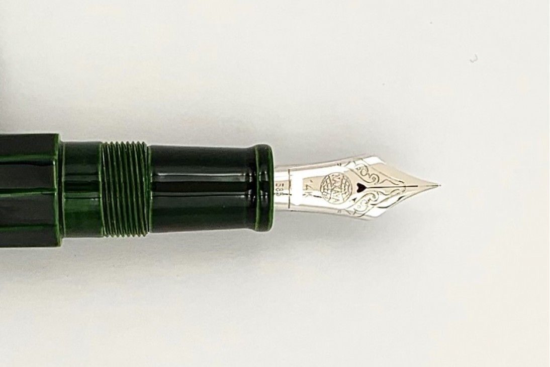 Nakaya Decapod Pen