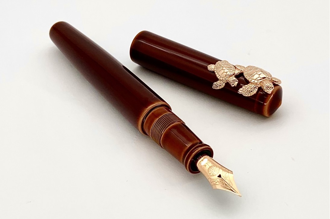 Nakaya Piccolo Long Writer Toki-Tamenuri Fountain Pen with Pinkgold Sea Turtle Stopper