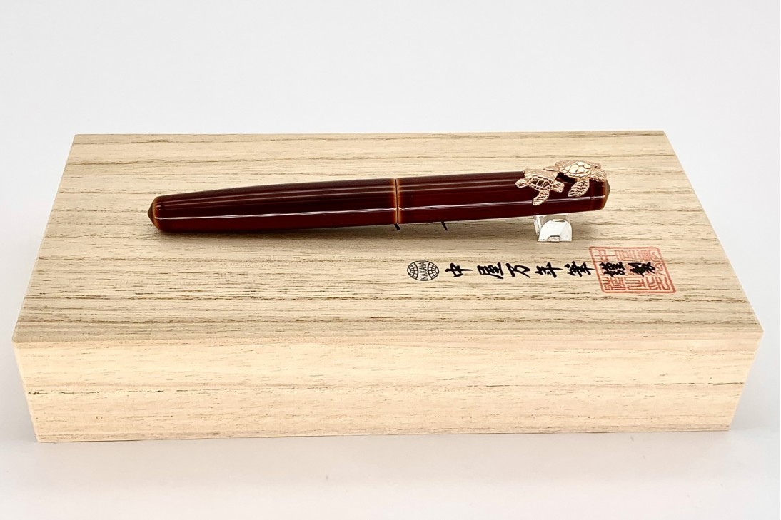 Nakaya Piccolo Long Writer Toki-Tamenuri Fountain Pen with Pinkgold Sea Turtle Stopper