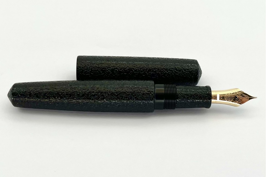 Nakaya Piccolo Cigar Ishime Kanshitsu Black Fountain Pen