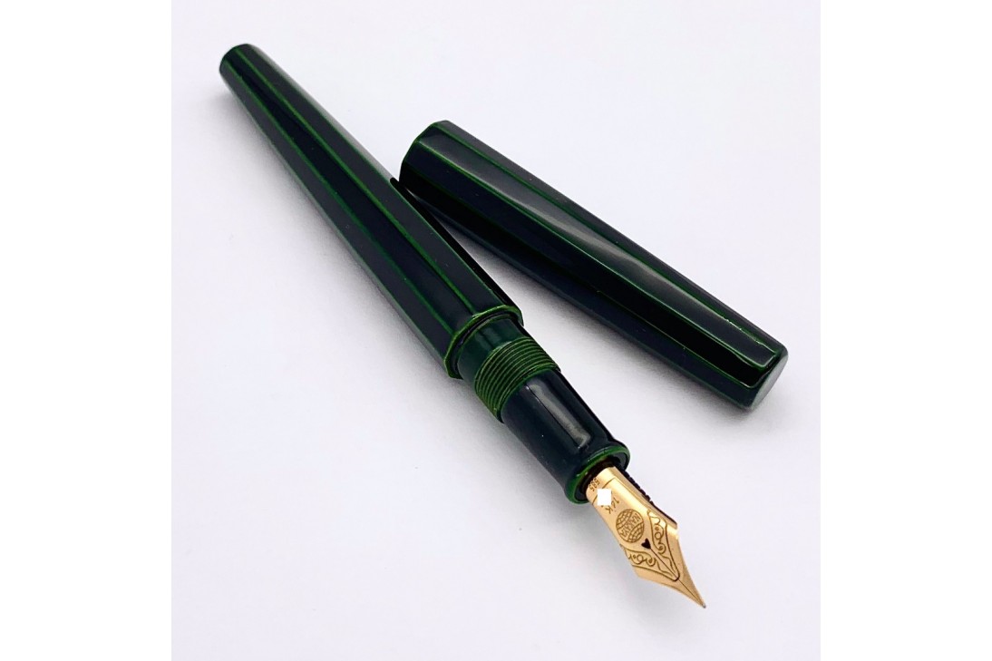 Nakaya Decapod Pen
